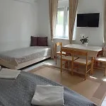 Bed and breakfast Szentesi Panzió Fertőrákos