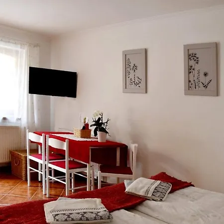 Szentesi Panzió Bed and breakfast Fertőrákos