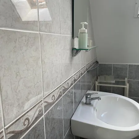 Szentesi Panzio Es Kerekparkoelcsoenzo 3* Фертёракош