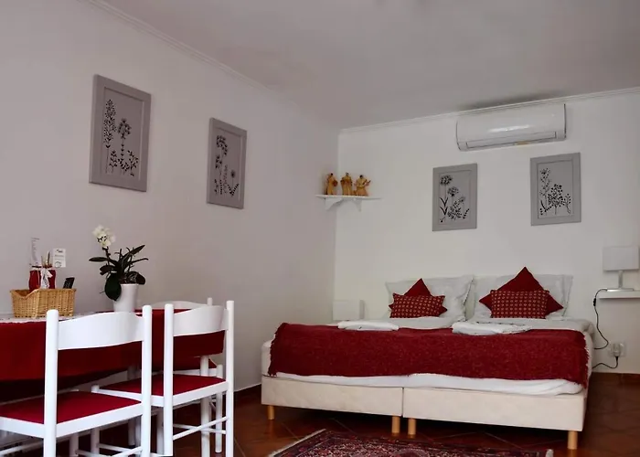 Szentesi Panzio Bed & Breakfast 3*