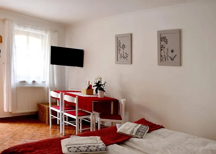 Szentesi Panzio Bed & Breakfast Fertőrákos