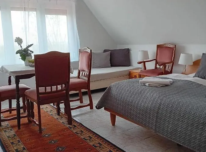 Szentesi Panzio Bed & Breakfast Fertőrákos